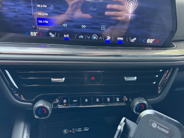 Used 2025 Chevrolet Suburban RST w/ Comfort Package AWD/4WD image 38