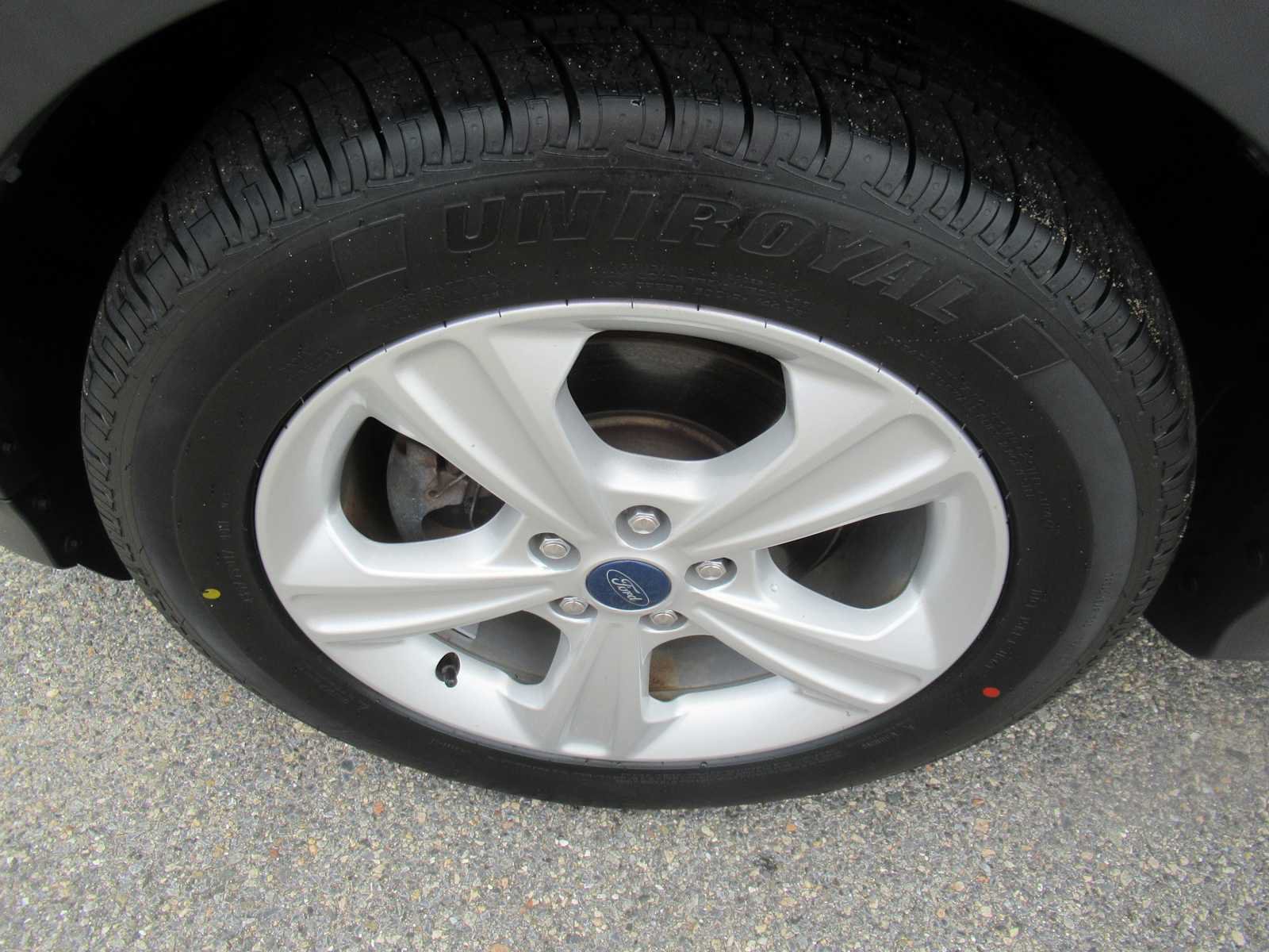 Used 2016 Ford Escape SE w/ Equipment Group 201A FWD image 12