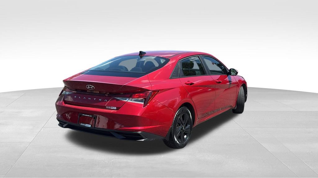 Used 2023 Hyundai Elantra SEL FWD image 7