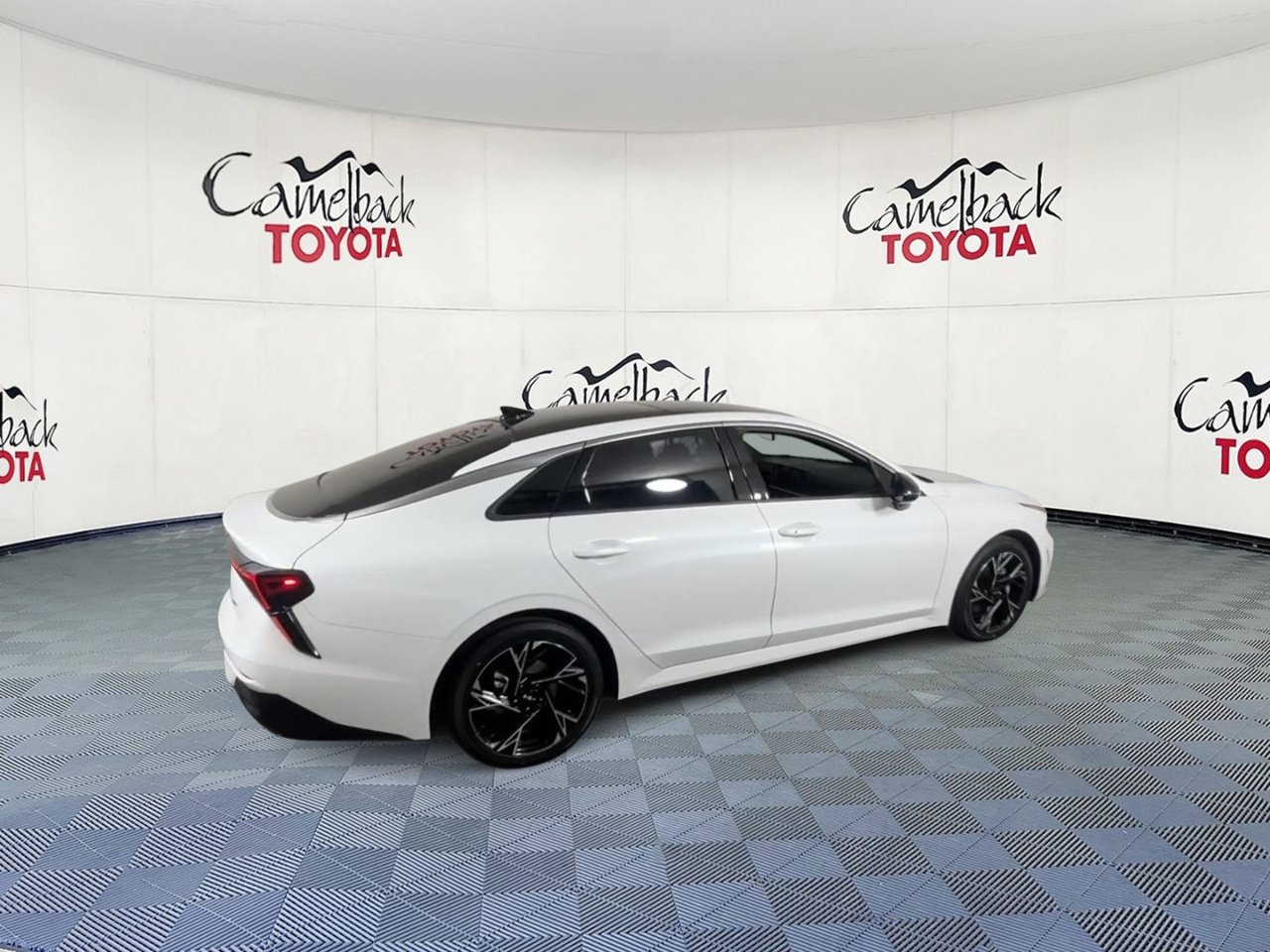 Used 2025 Kia K5 GT-Line w/ GT-Line Premium Package FWD image 3