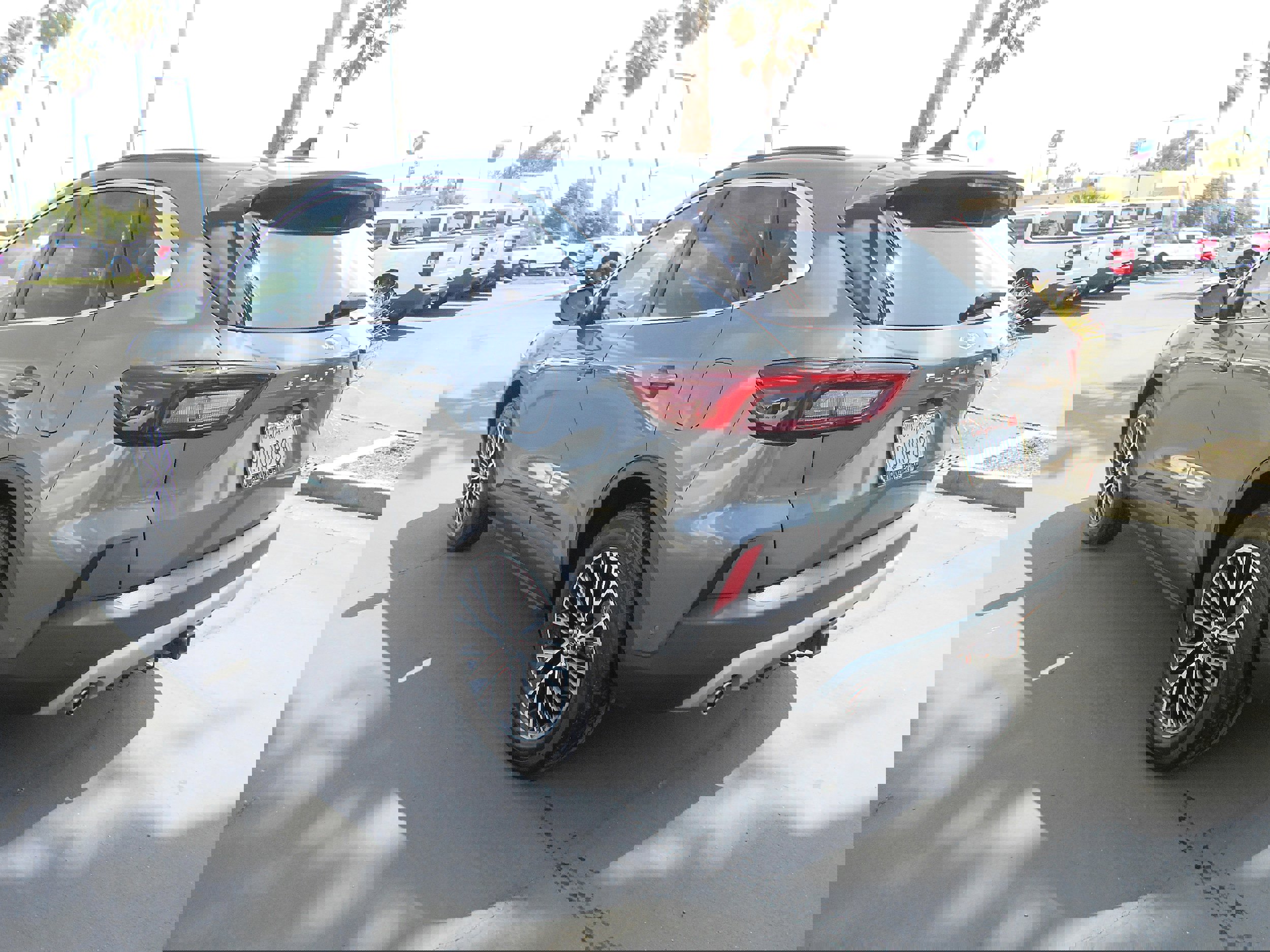 Used 2023 Ford Escape SE w/ PHEV Premium Package FWD image 8