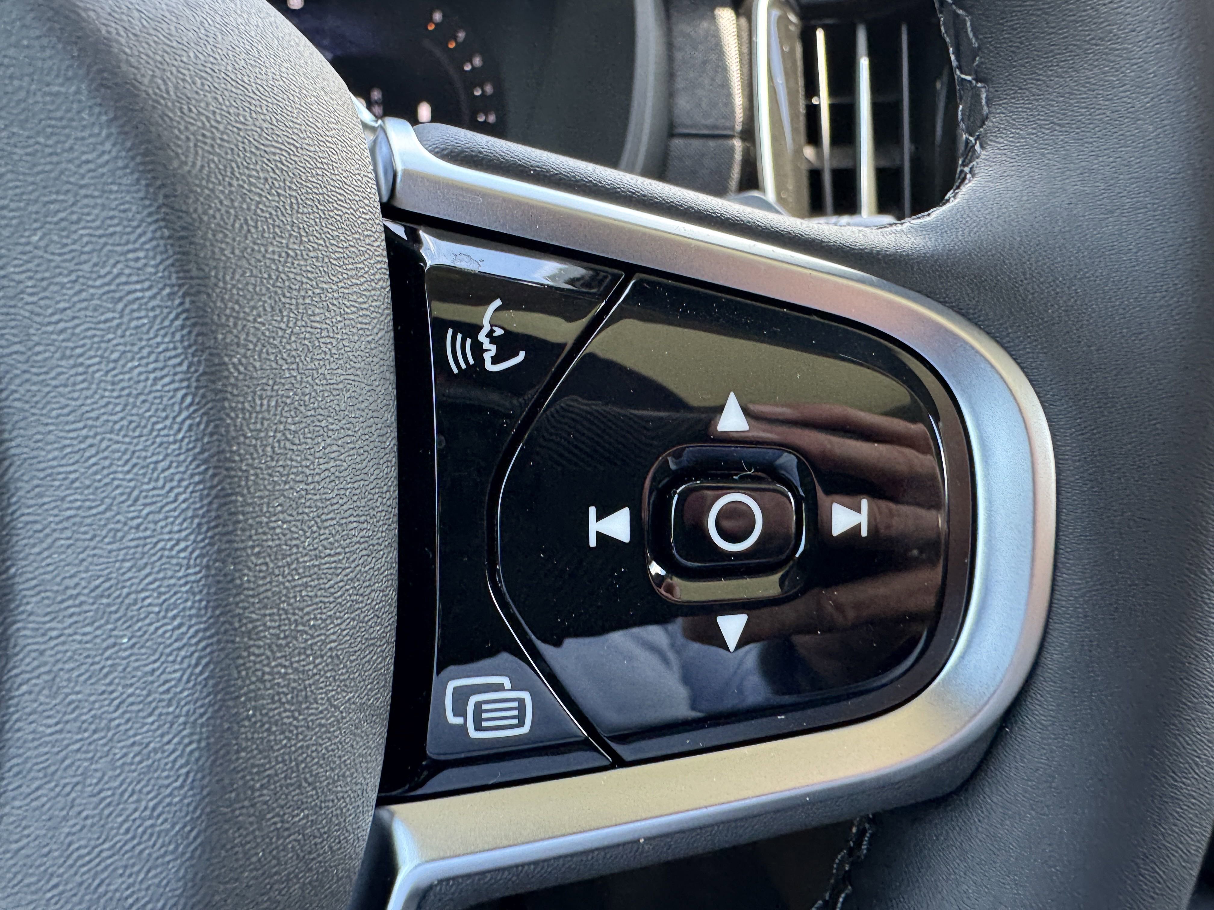 New 2026 Volvo XC90 B6 Core image 28