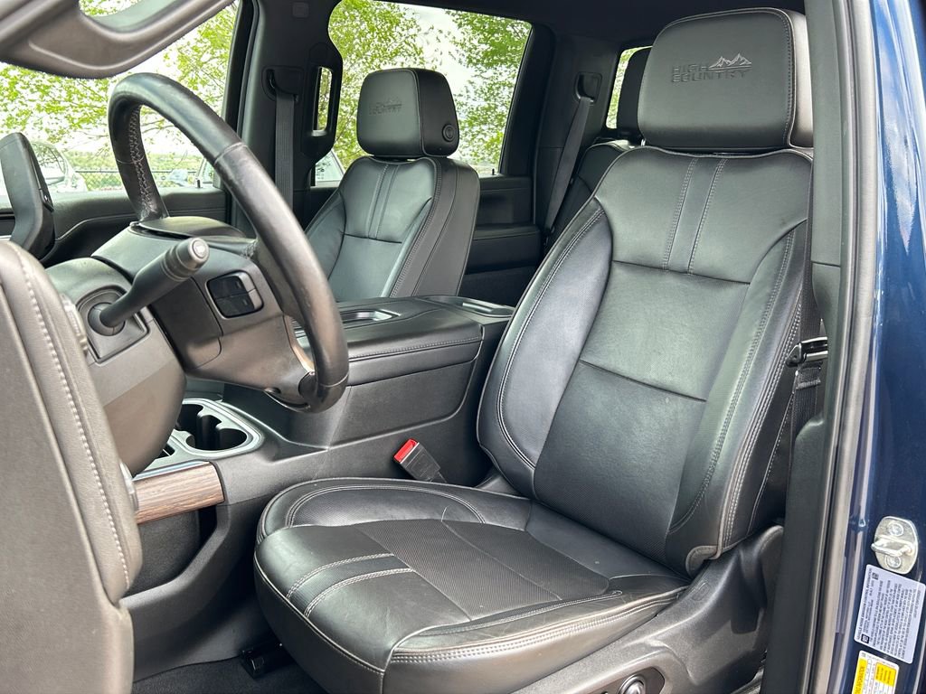 Used 2022 Chevrolet Silverado 3500 High Country w/ Safety Package II image 17