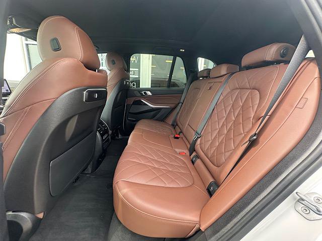 Used 2024 BMW X5 xDrive40i w/ Premium Package AWD/4WD image 19