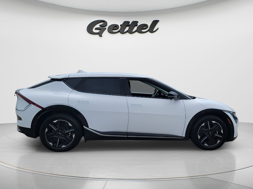 Used 2025 Kia EV6 Wind RWD image 4