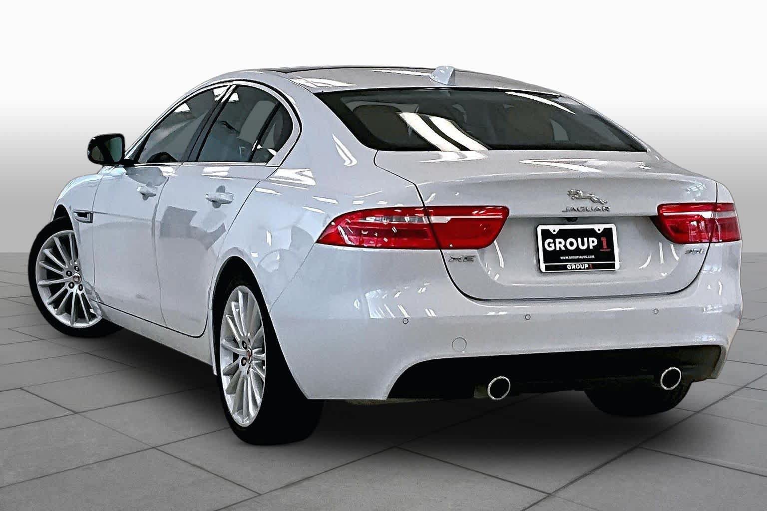 Used 2018 Jaguar XE Portfolio RWD image 11