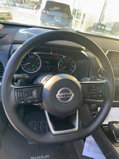 Used 2021 Nissan Rogue SV image 12