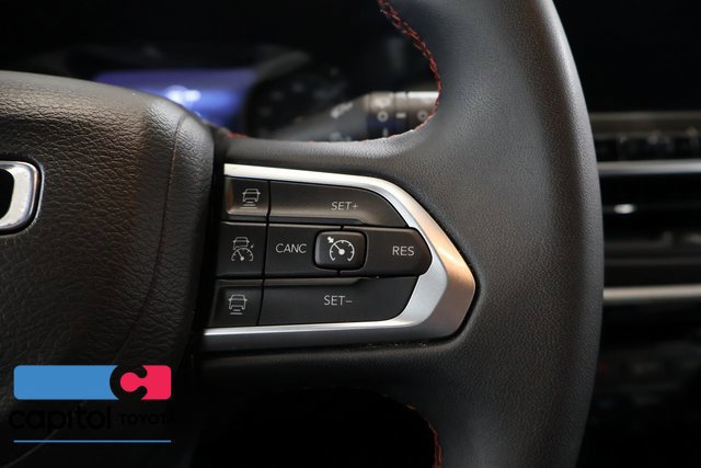 Used 2025 Jeep Compass Trailhawk AWD/4WD image 17