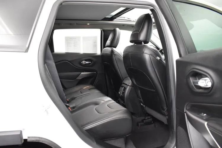 Used 2022 Jeep Cherokee Limited AWD/4WD image 18