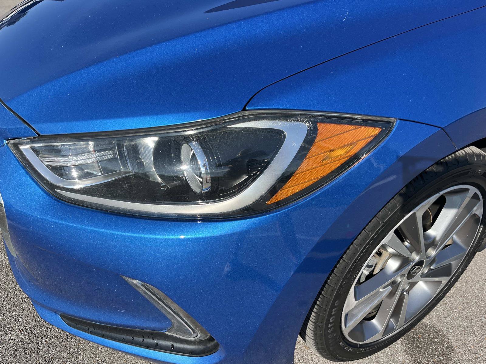 Used 2017 Hyundai Elantra Limited w/ Limited Tech Package 08 FWD image 9