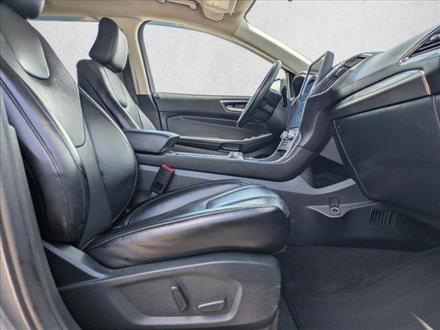 Used 2022 Ford Edge Titanium w/ Equipment Group 301A AWD/4WD image 21