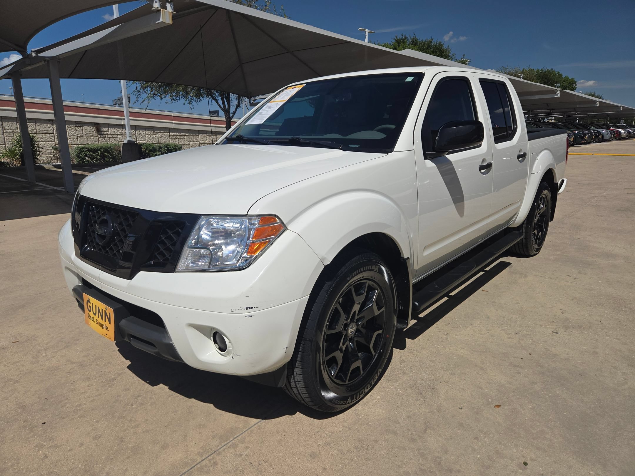 Used 2021 Nissan Frontier SV w/ Midnight Edition Floor Mats RWD image 7