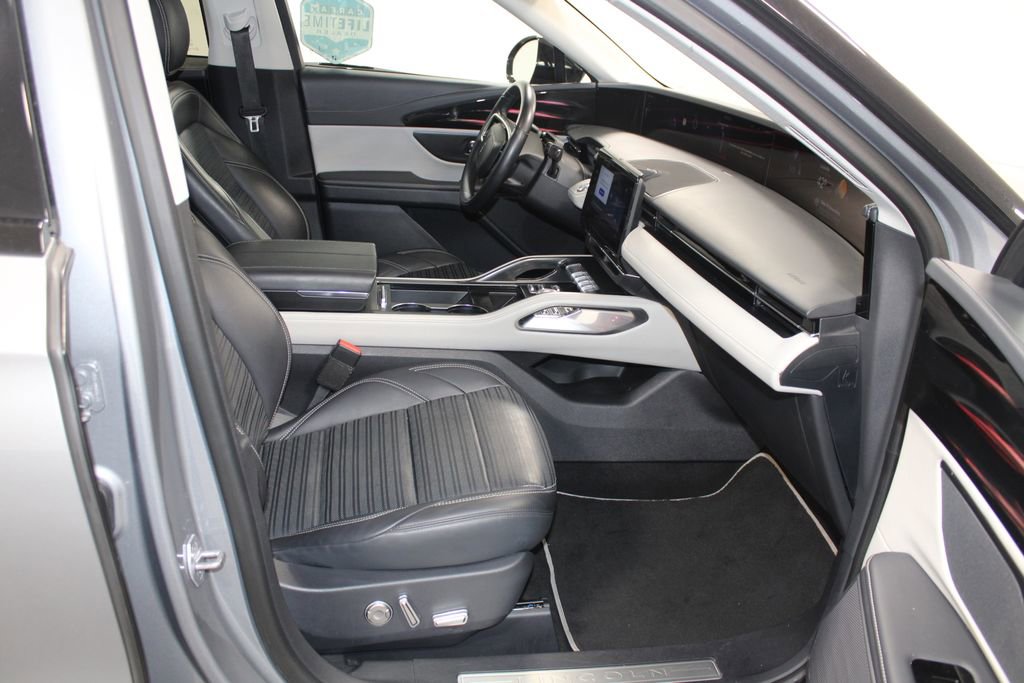 Used 2024 Lincoln Nautilus Reserve image 28