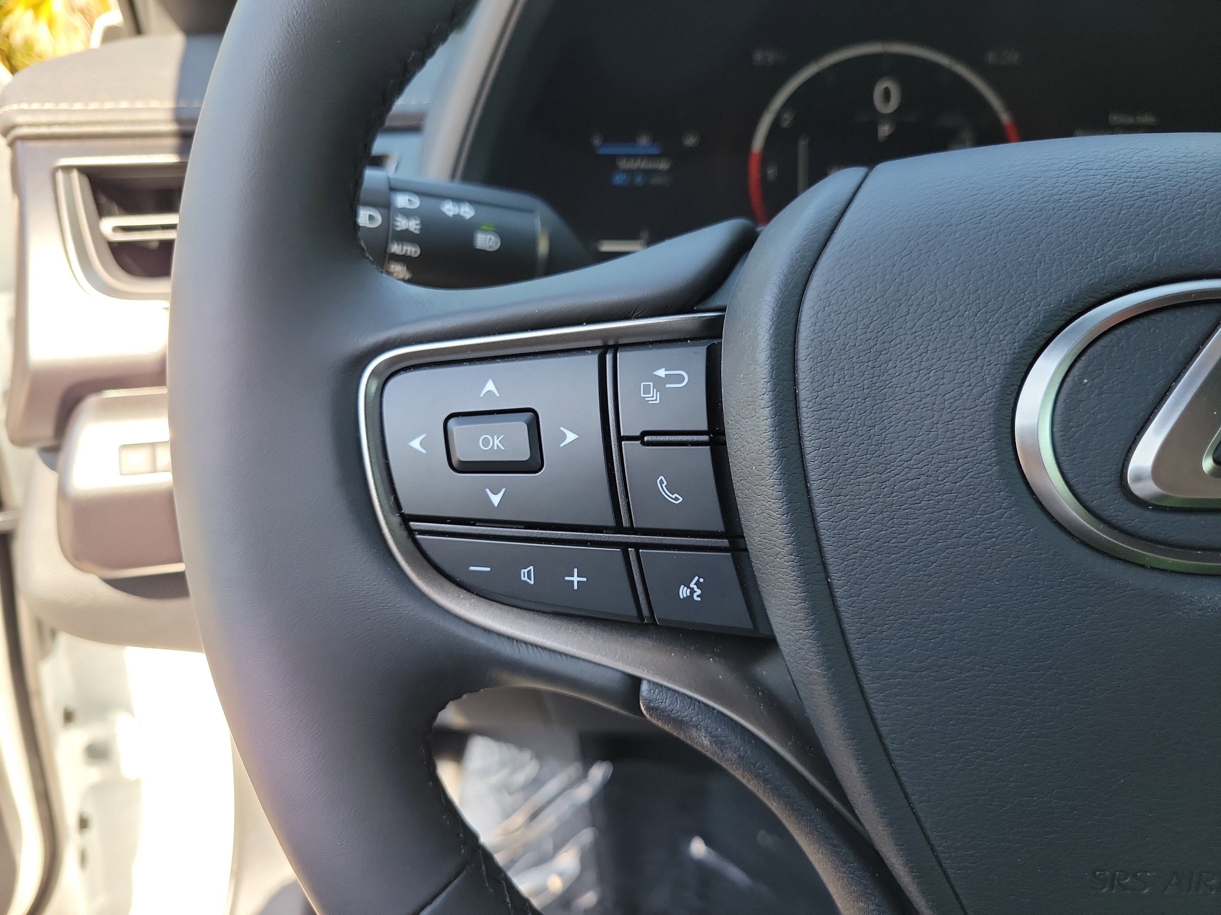 Used 2025 Lexus UX 300h FWD w/ Cold Area Package image 29