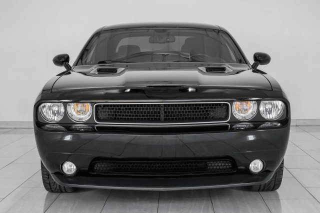 Used 2014 Dodge Challenger R/T image 3