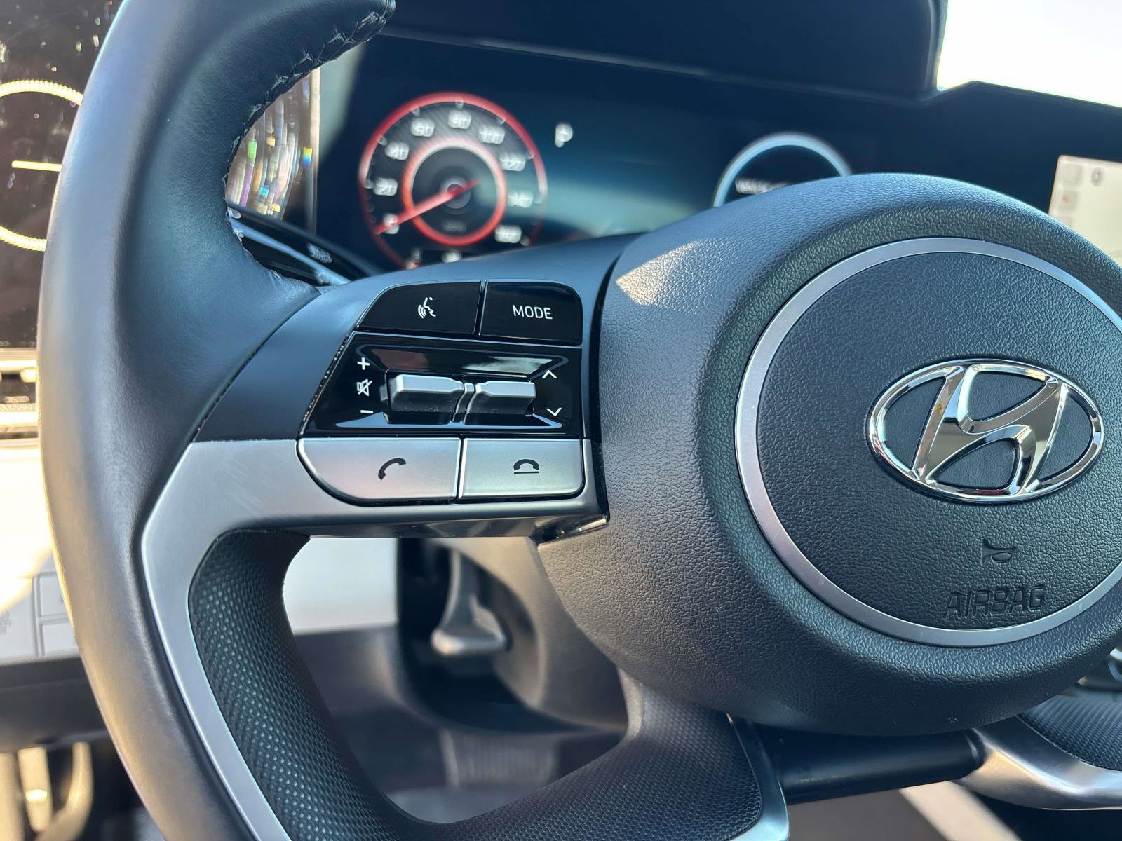 Certified 2023 Hyundai Elantra Limited w/ Cargo Package image 17