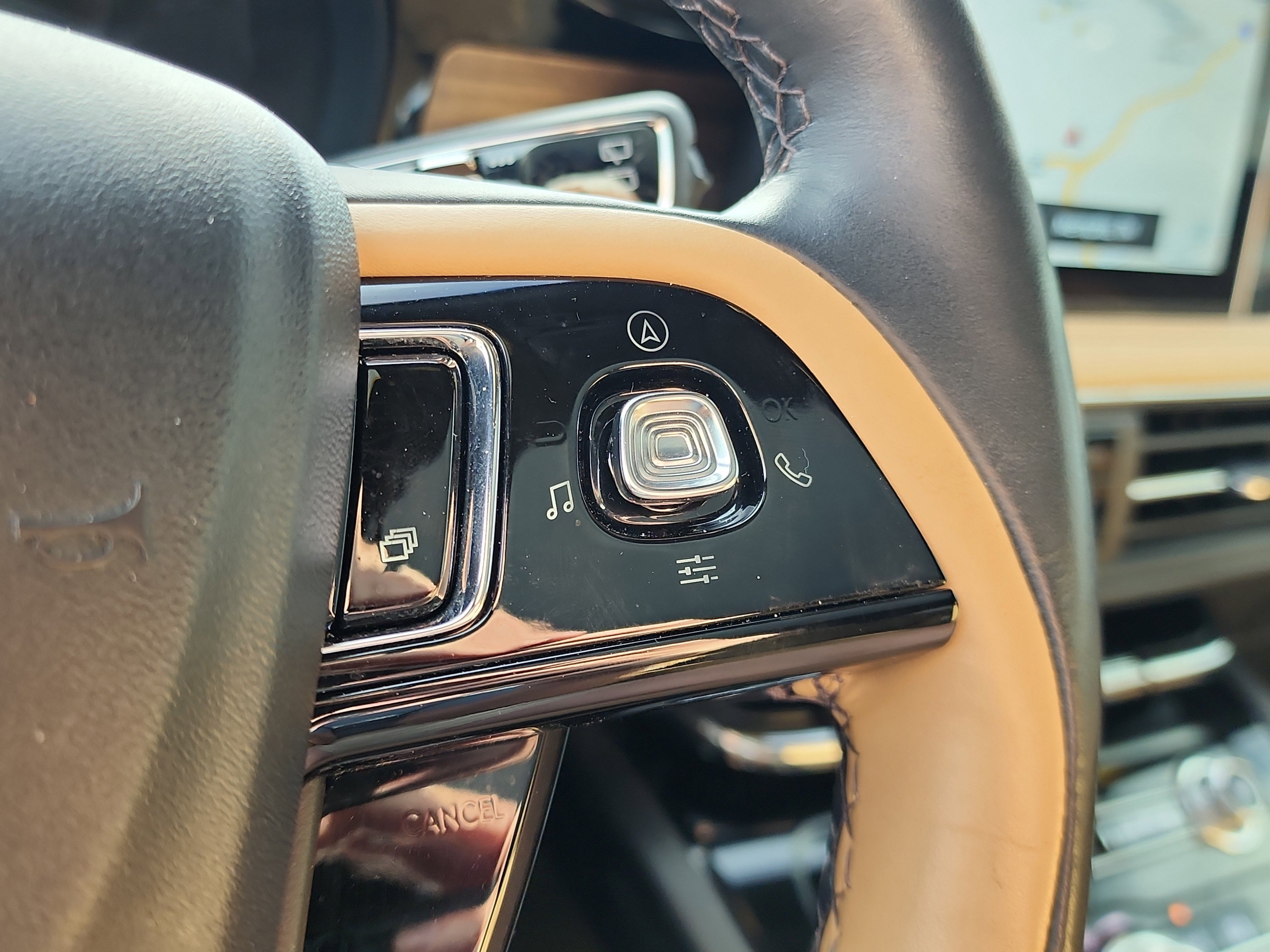 Used 2022 Lincoln Corsair Reserve w/ Luxury Package image 14