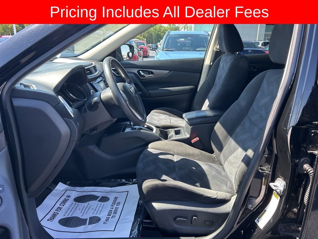 Used 2015 Nissan Rogue SV FWD image 2