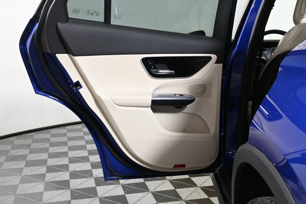 Certified 2025 Mercedes-Benz GLC 300 4MATIC image 30