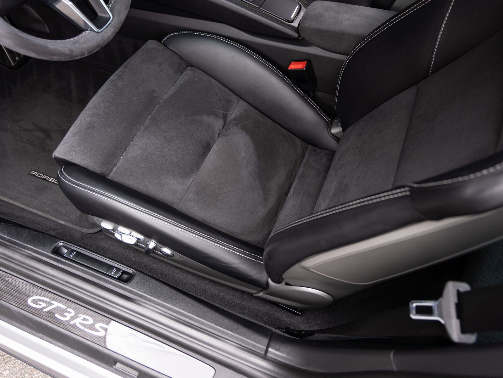 Certified 2016 Porsche 911 GT3 RS image 22