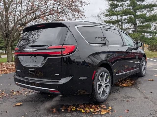 New 2026 Chrysler Pacifica Pinnacle AWD/4WD image 3