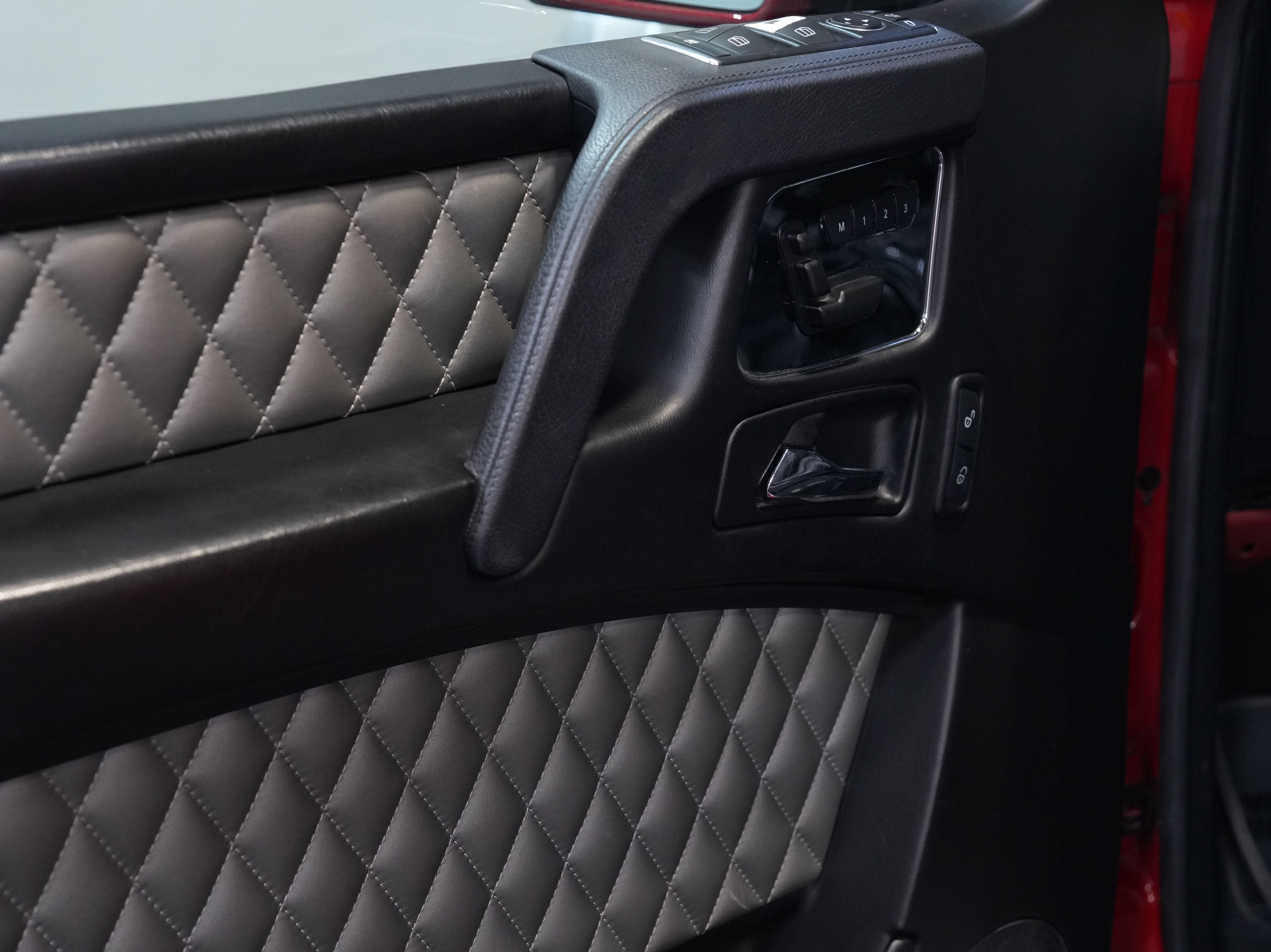 Used 2013 Mercedes-Benz G 63 AMG 4MATIC image 21