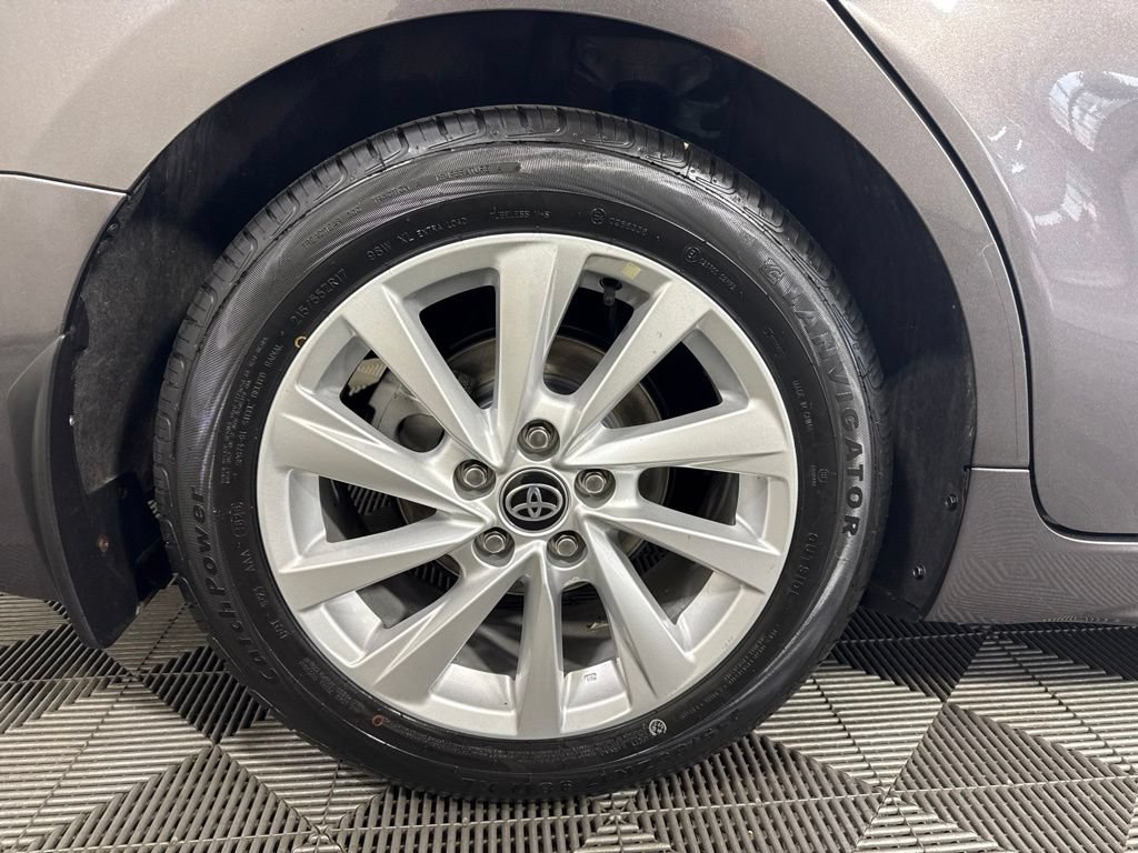 Used 2024 Toyota Camry SE FWD image 12