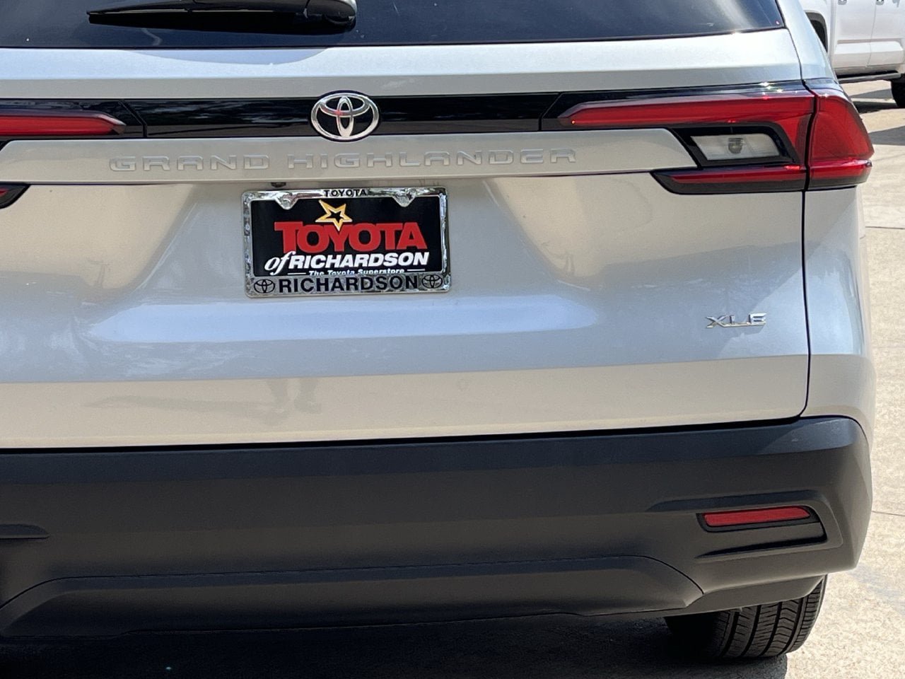 Used 2026 Toyota Grand Highlander FWD image 6