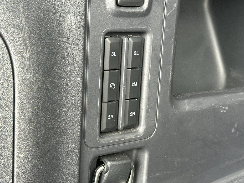 Used 2025 Ford Expedition Active AWD/4WD image 37