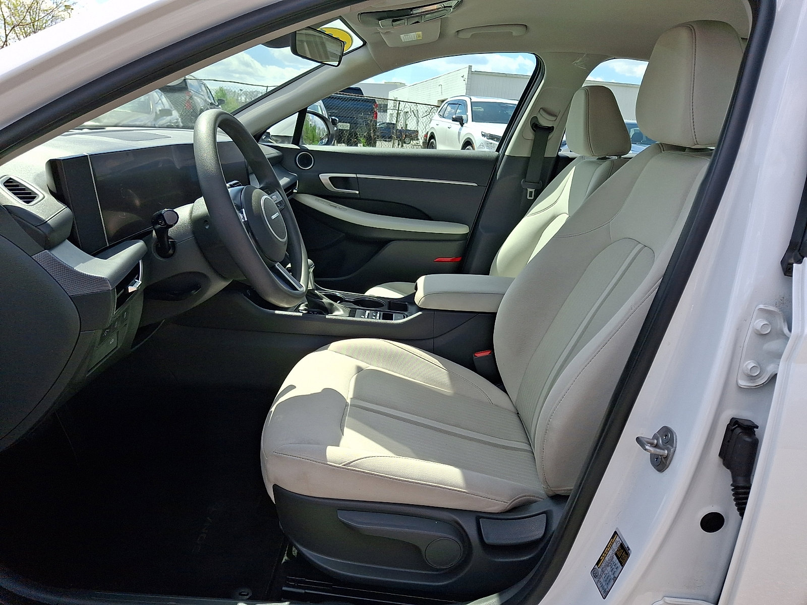 Used 2025 Hyundai Sonata SE image 13