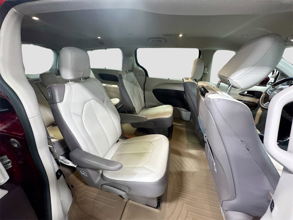 Used 2019 Chrysler Pacifica Touring-L Plus image 29