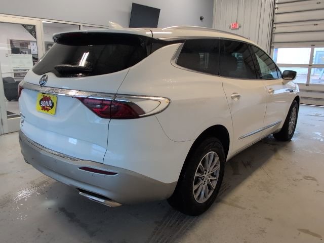 Used 2023 Buick Enclave Essence AWD/4WD image 5