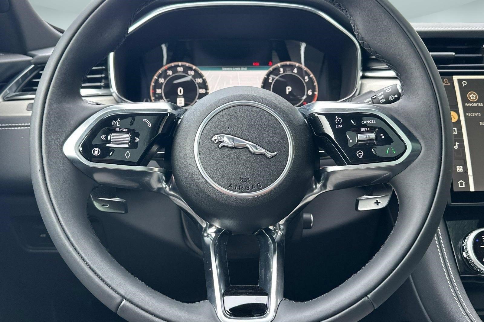 New 2025 Jaguar F-PACE R-Dynamic S AWD/4WD image 8