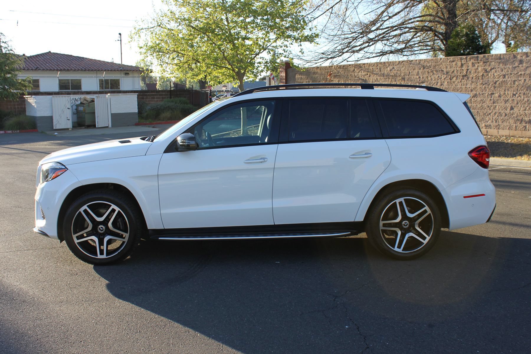 Used 2019 Mercedes-Benz GLS 550 4MATIC image 4
