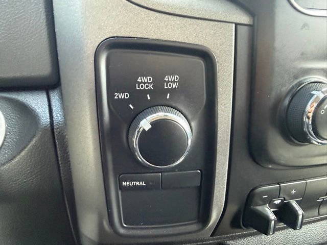 Used 2015 RAM 2500 Tradesman w/ Chrome Appearance Group AWD/4WD image 23