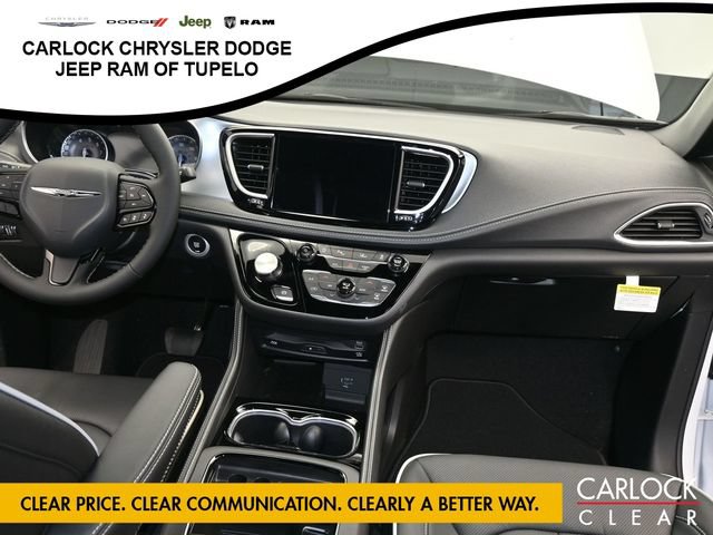 New 2026 Chrysler Pacifica Limited w/ Uconnect Theater Family Group FWD image 40