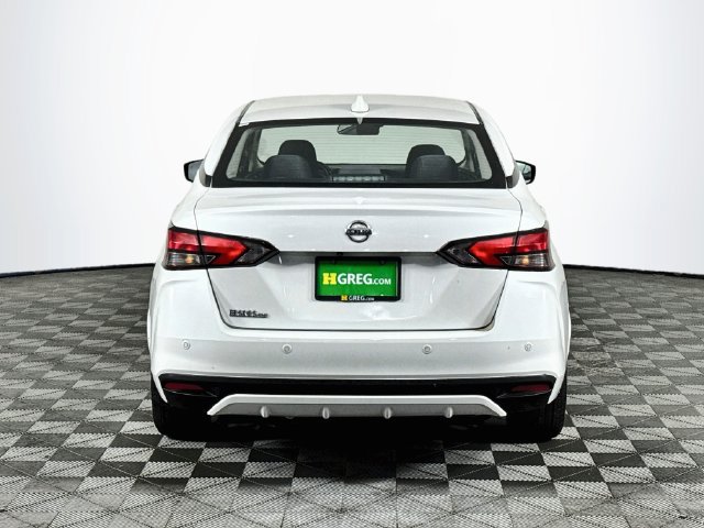 Used 2022 Nissan Versa SV FWD image 29