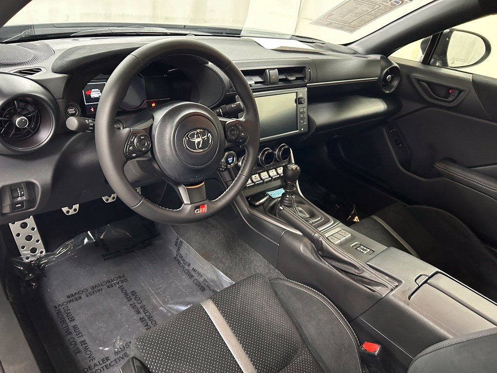 Used 2026 Toyota GR86 Premium w/ ALL Weather Mat Package (TMS) RWD image 16