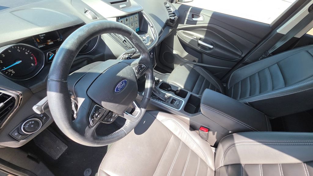 Used 2017 Ford Escape Titanium image 12