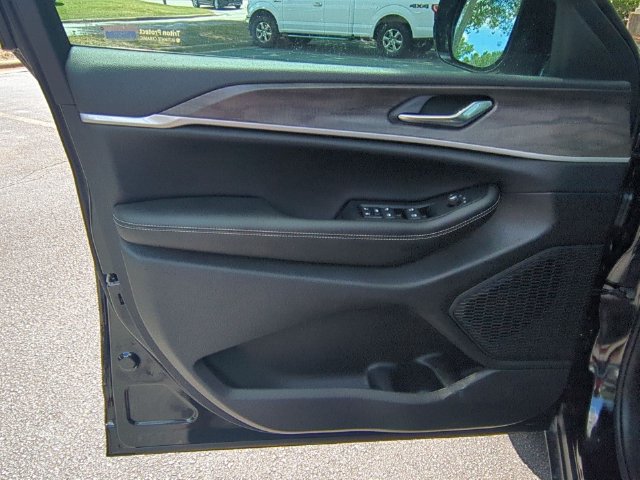 New 2026 Jeep Grand Cherokee Altitude RWD image 12
