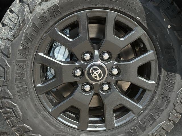 New 2026 Toyota 4Runner SR5 AWD/4WD image 9