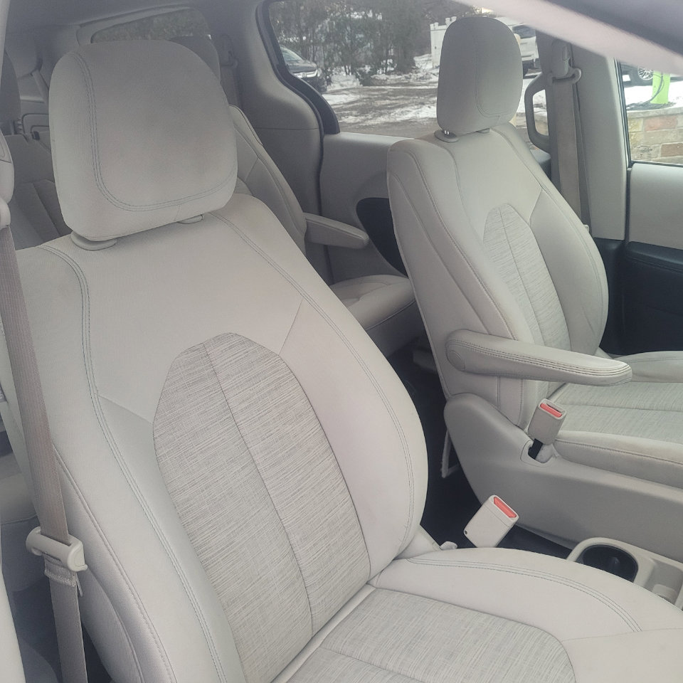 Used 2018 Chrysler Pacifica Touring Plus image 25