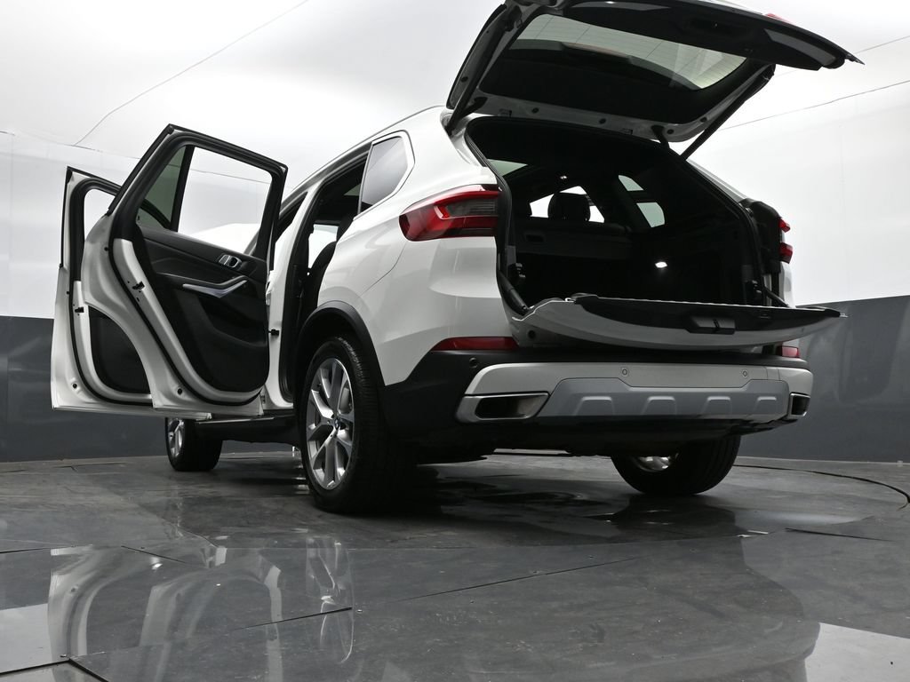 Used 2023 BMW X5 xDrive40i AWD/4WD image 39