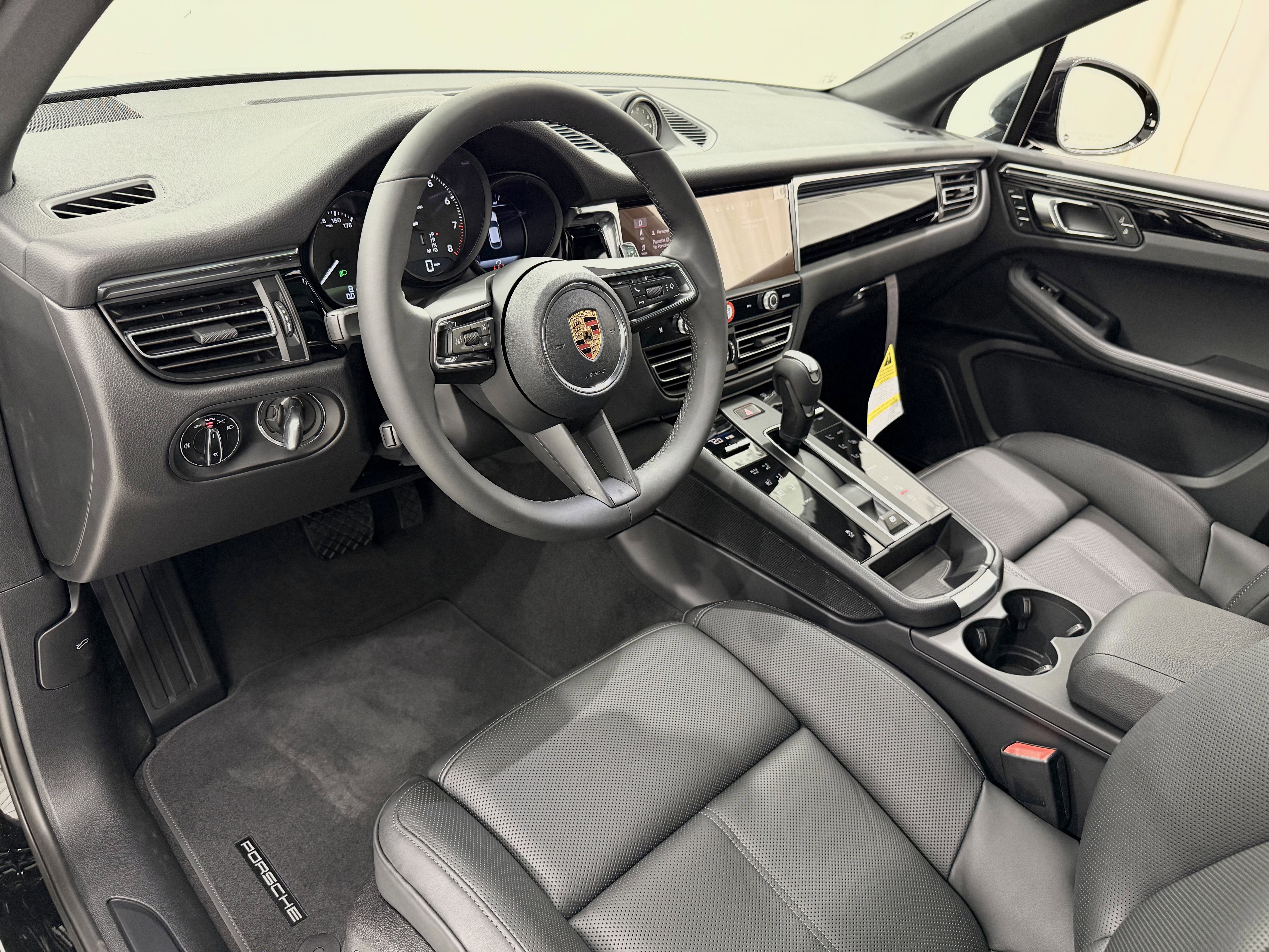 New 2026 Porsche Macan image 26