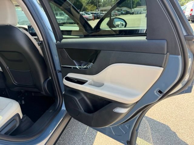 Certified 2026 Lincoln Corsair Premiere AWD/4WD image 40