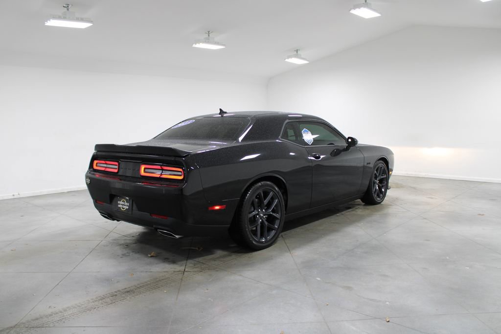 Used 2023 Dodge Challenger R/T w/ Blacktop Package image 9