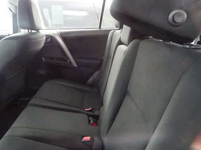 Used 2018 Toyota RAV4 LE w/ All Weather Liner Package AWD/4WD image 8