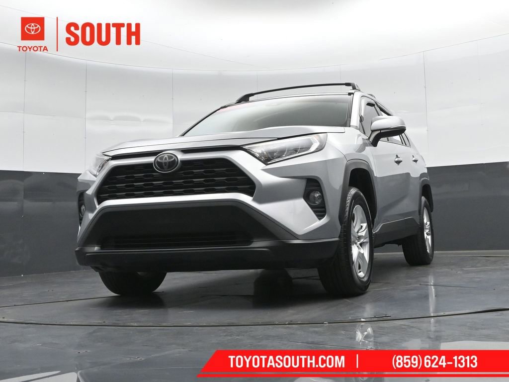 Used 2019 Toyota RAV4 XLE w/ Carpet Mat Package AWD/4WD image 40