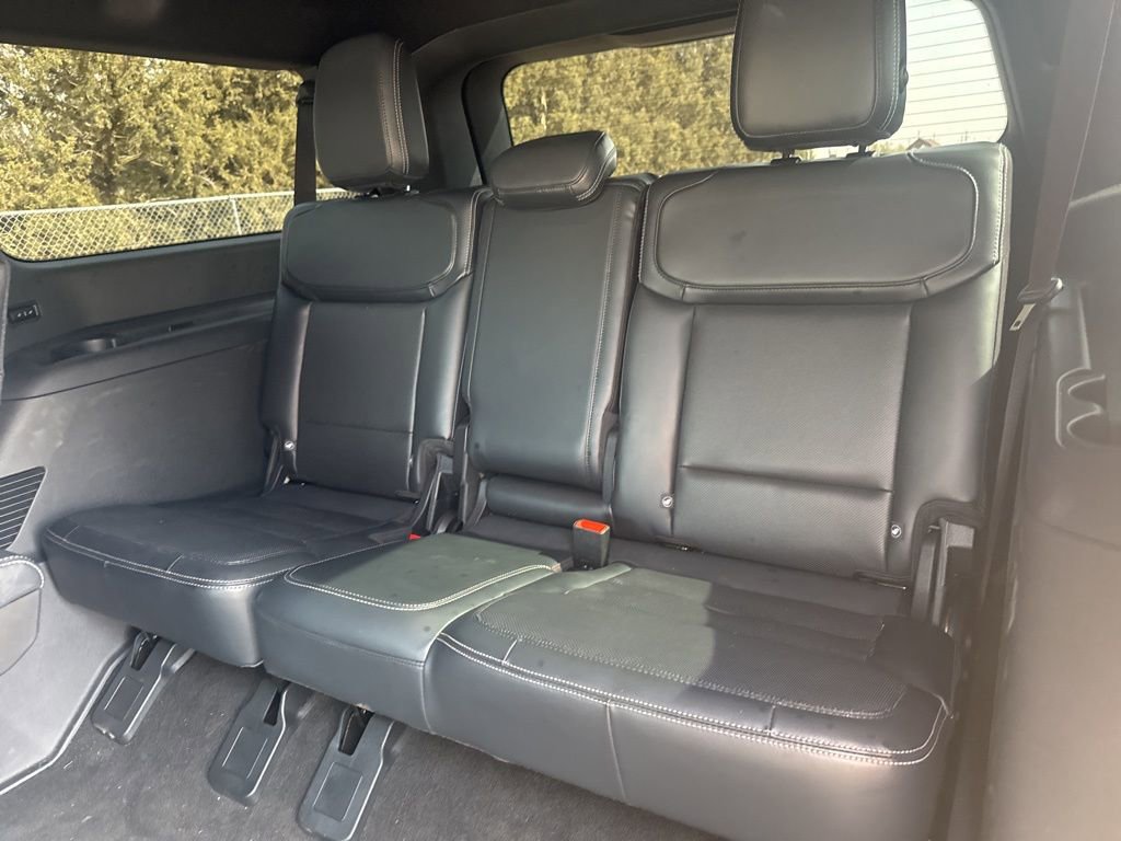 Used 2025 Ford Expedition Max Platinum w/ Stealth Appearance Package image 34