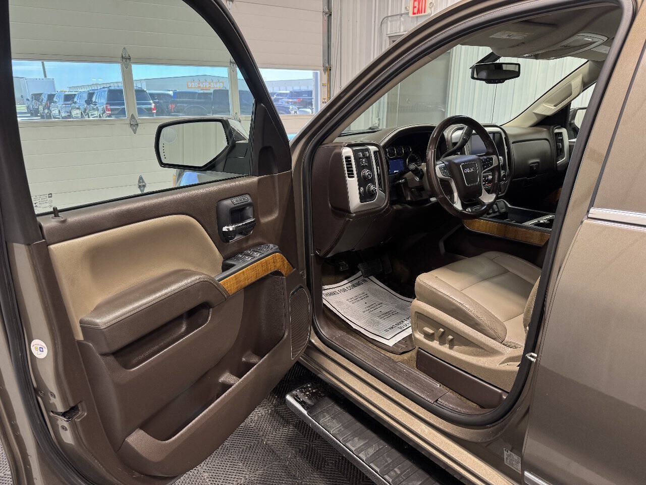 Used 2015 GMC Sierra 1500 SLT w/ SLT Preferred Package AWD/4WD image 8